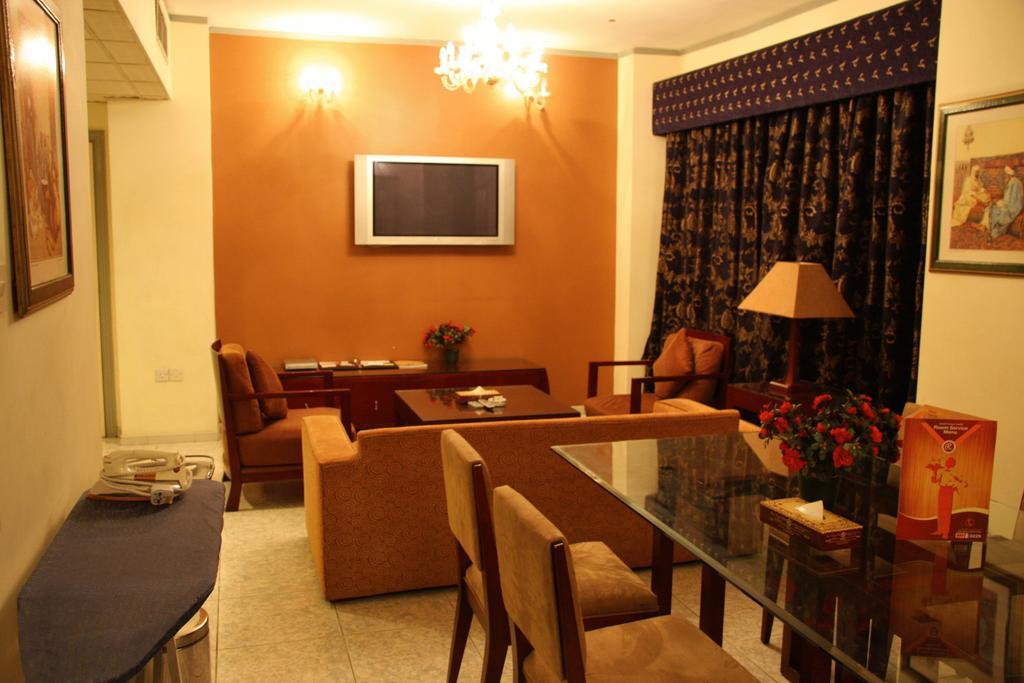 Ramee Guestline Hotel Dubai Eksteriør billede